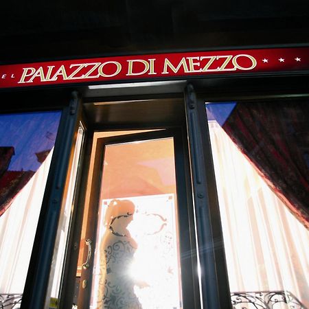 Hotel Palazzo Di Mezzo Carrù Zewnętrze zdjęcie