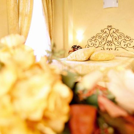 Hotel Palazzo Di Mezzo Carrù Zewnętrze zdjęcie