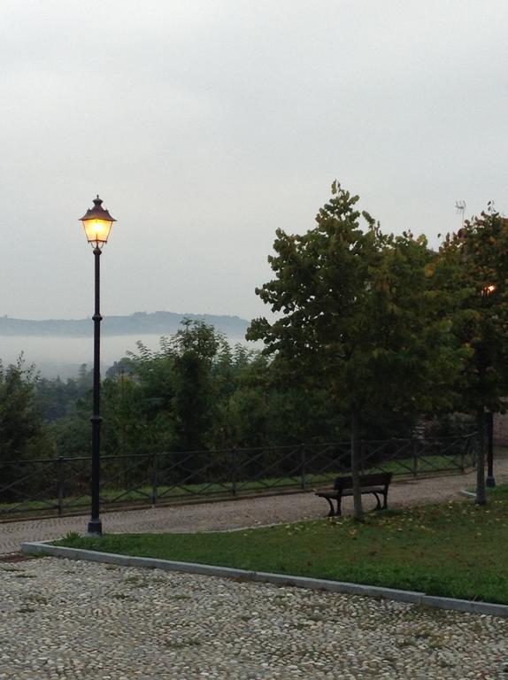 Hotel Palazzo Di Mezzo Carrù Zewnętrze zdjęcie