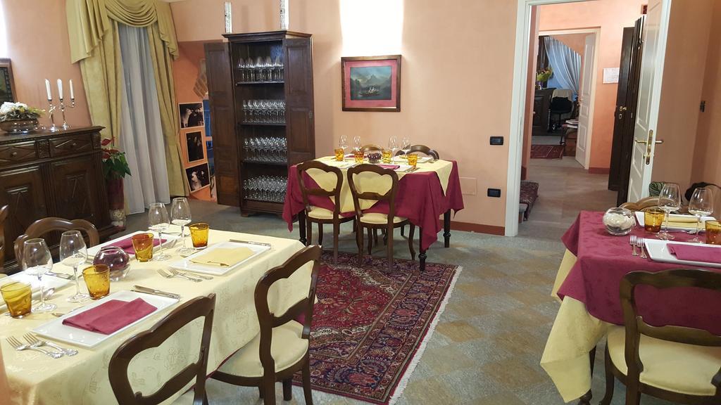 Hotel Palazzo Di Mezzo Carrù Zewnętrze zdjęcie