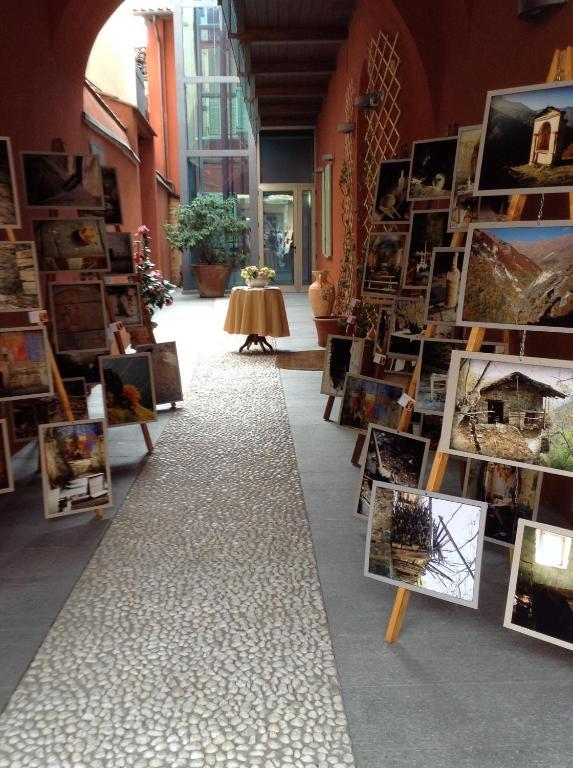Hotel Palazzo Di Mezzo Carrù Zewnętrze zdjęcie