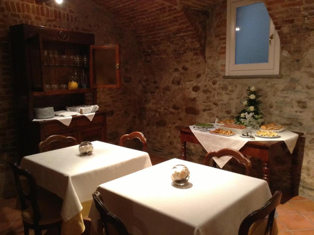 Hotel Palazzo Di Mezzo Carrù Zewnętrze zdjęcie
