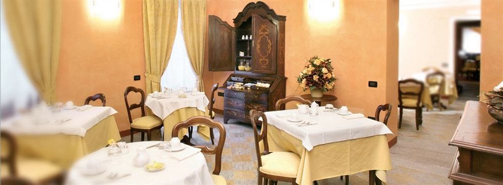 Hotel Palazzo Di Mezzo Carrù Zewnętrze zdjęcie