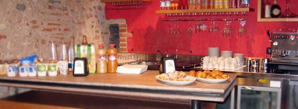 Hotel Palazzo Di Mezzo Carrù Zewnętrze zdjęcie